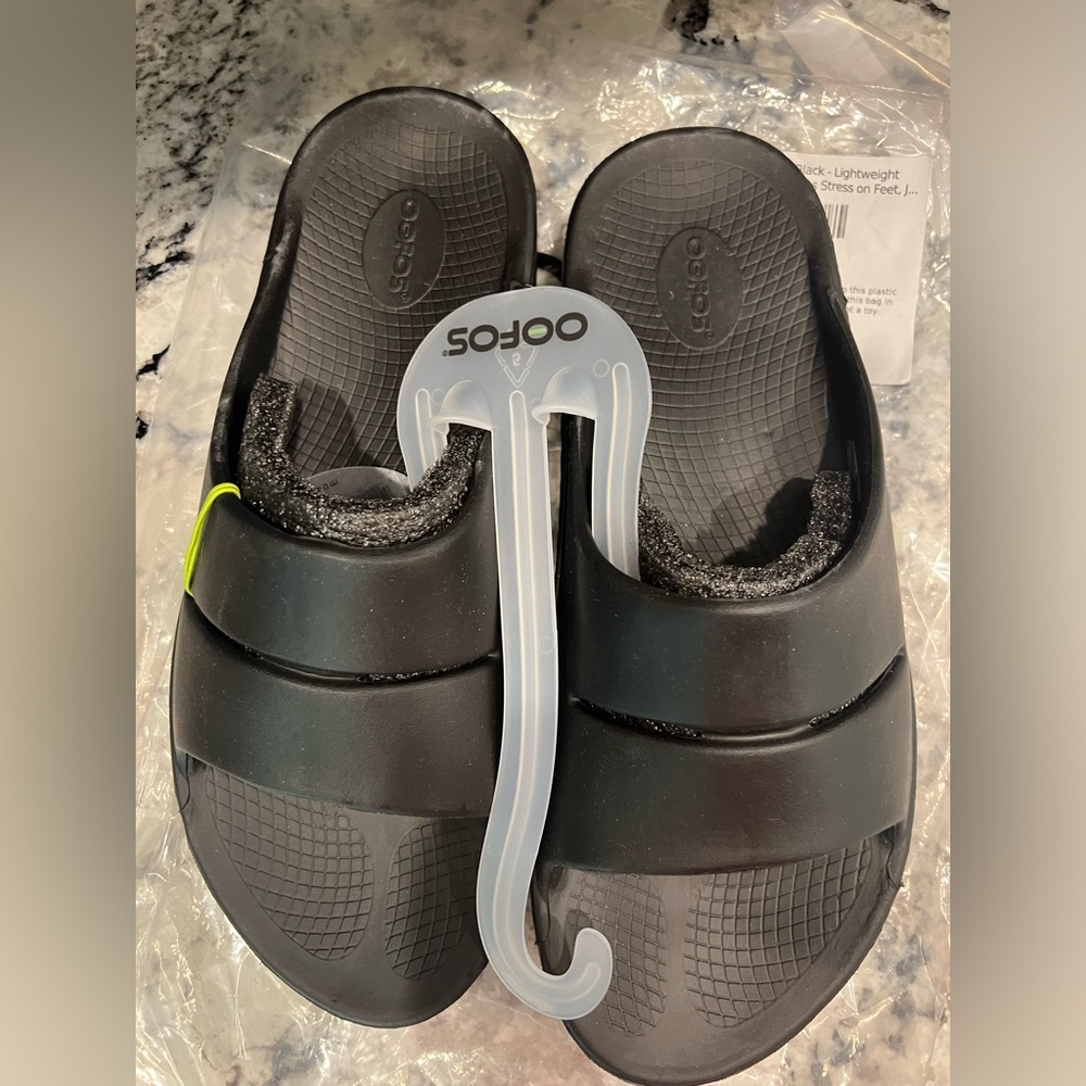 Oofos Black slides  NEW